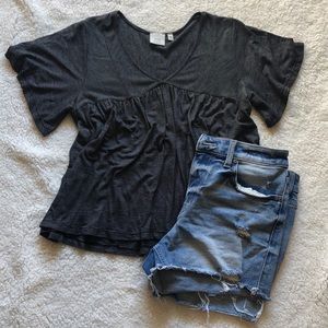 2/$20 Dillard’s Cropped Top